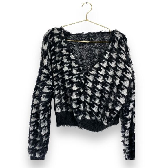 Fashion Nova GORGEOUS SOFT TOUCH Size: S  Button Crop Stretch Sweater 506 - Picture 2 of 7